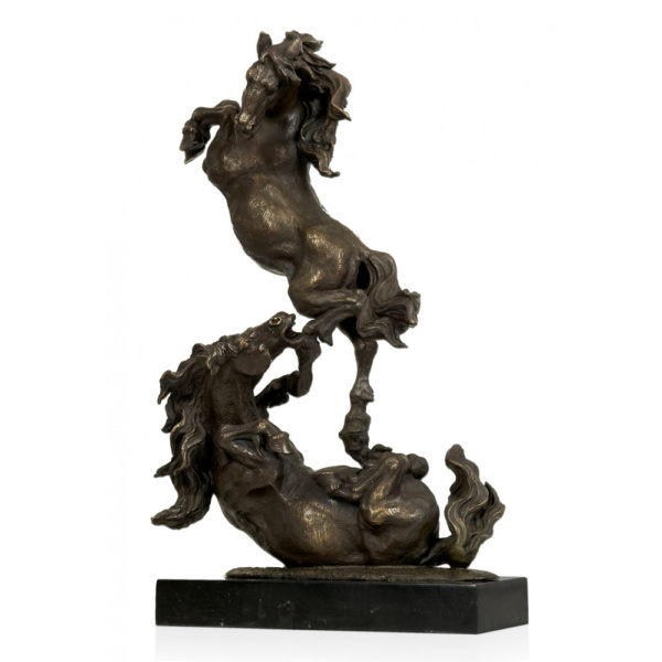bronzova socha kon