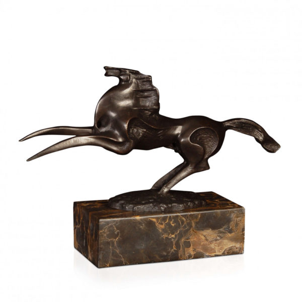 bronzova socha kon